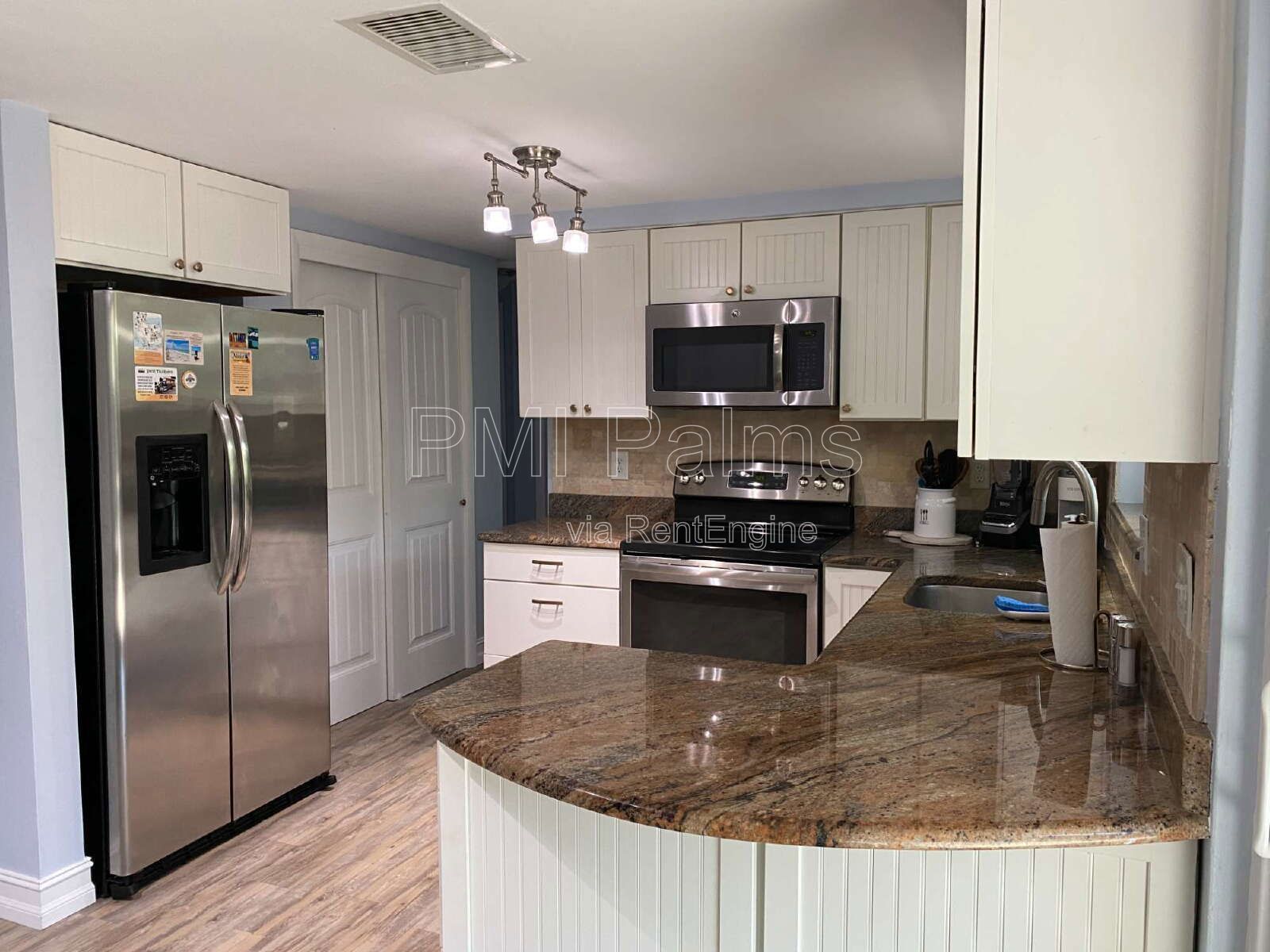 Adorable house on a quiet dead end street near downtown Dunedin! property image