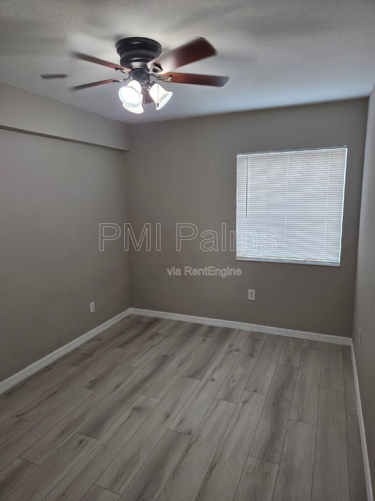 2 bedroom, 1 bathroom with new flooring! property image