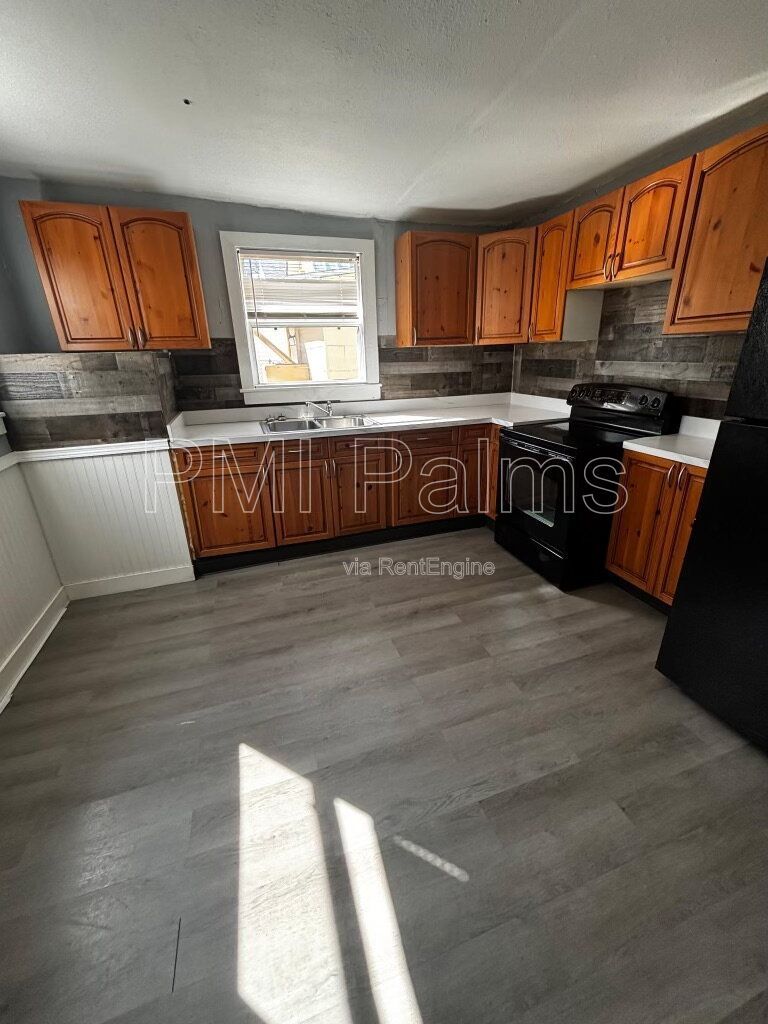 Charming 3-Bedroom Home Now Available for Annual lease! property image