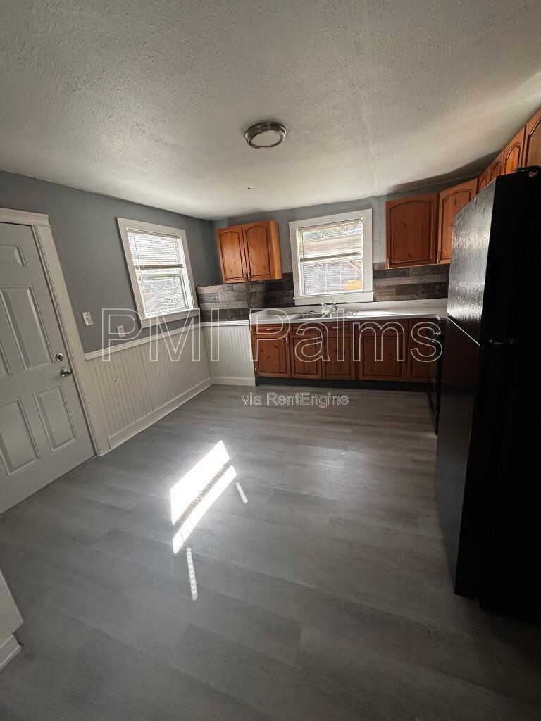 Charming 3-Bedroom Home Now Available for Annual lease! property image