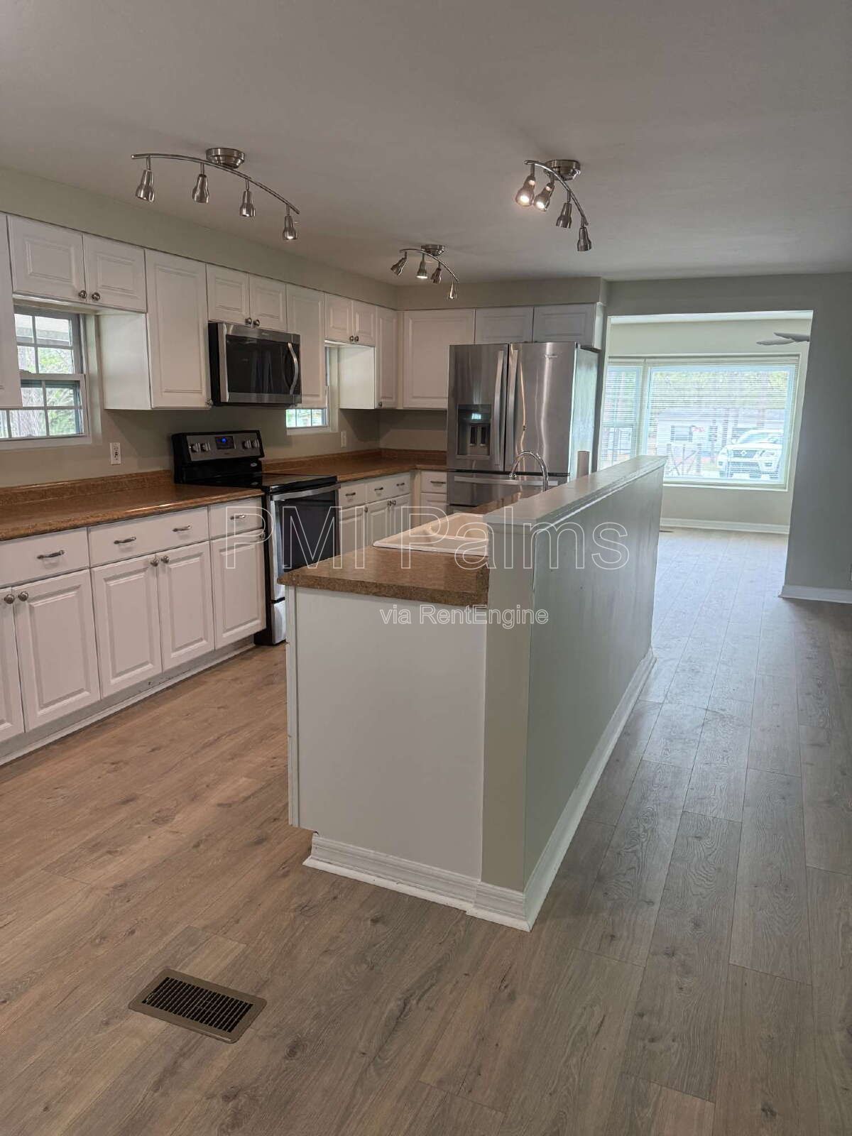 Beautifully updated 2 or 3 bedroom home on a large lot with a detached garage! property image