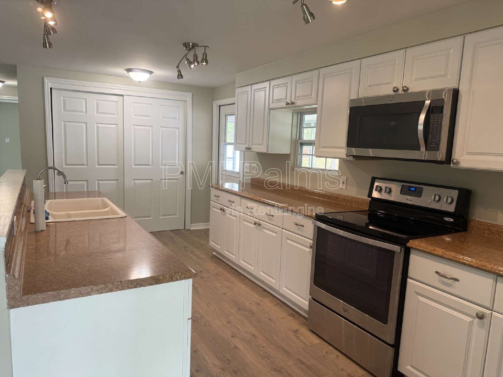 Beautifully updated 2 or 3 bedroom home on a large lot with a detached garage! property image
