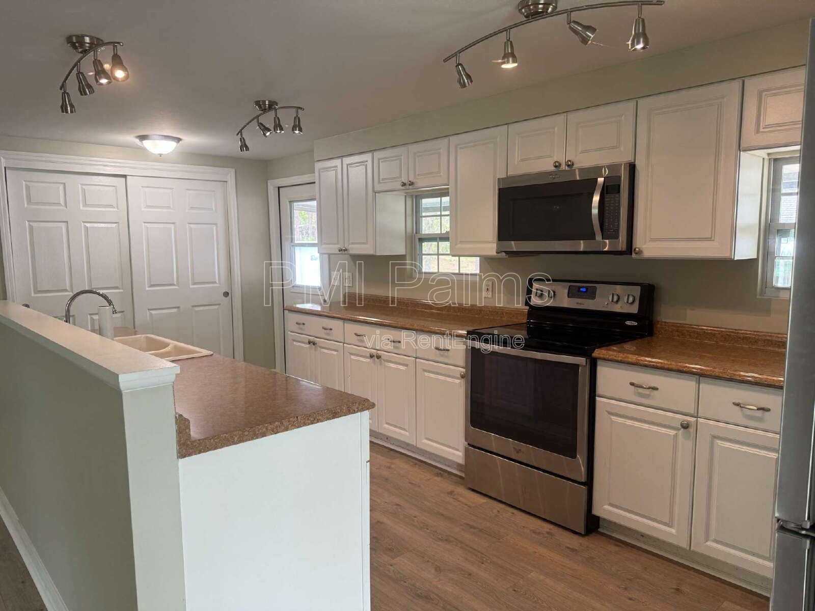 Beautifully updated 2 or 3 bedroom home on a large lot with a detached garage! property image