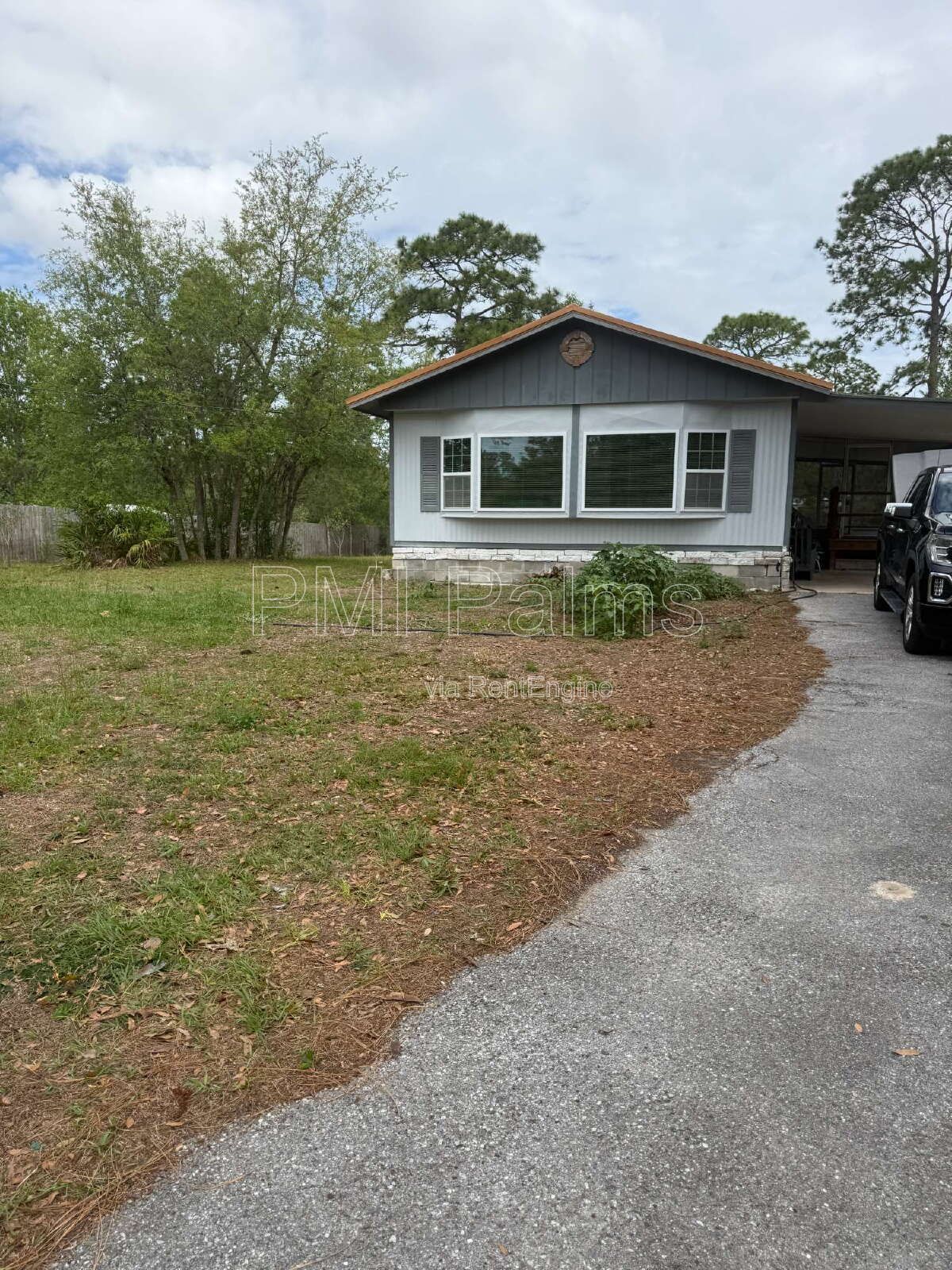 Beautifully updated 2 or 3 bedroom home on a large lot with a detached garage! property image