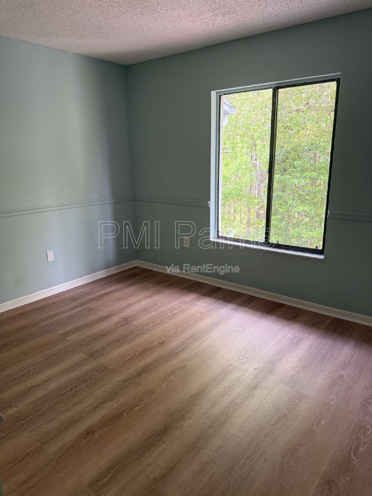 2 bedroom, 2 bathroom condo in a community with lots of amenities available for rent! property image