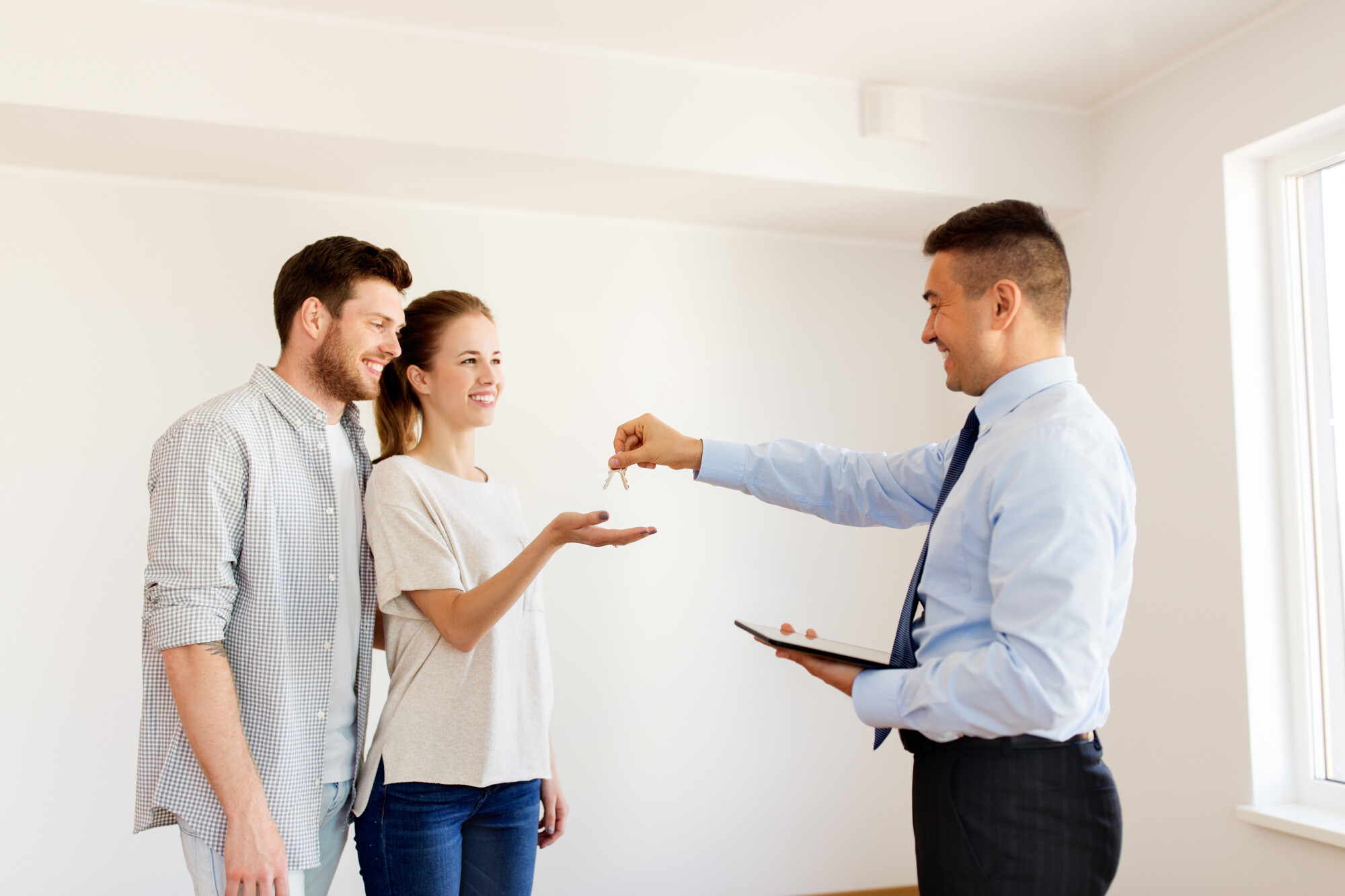 How to Get Tenants to Renew Leases in Dunedin, FL